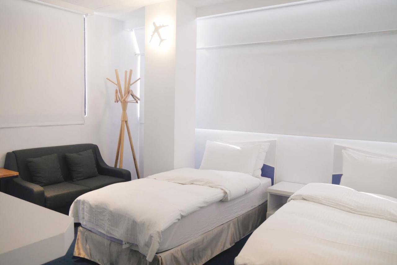 Time Flyer Hotel Taichung Eksteriør bilde